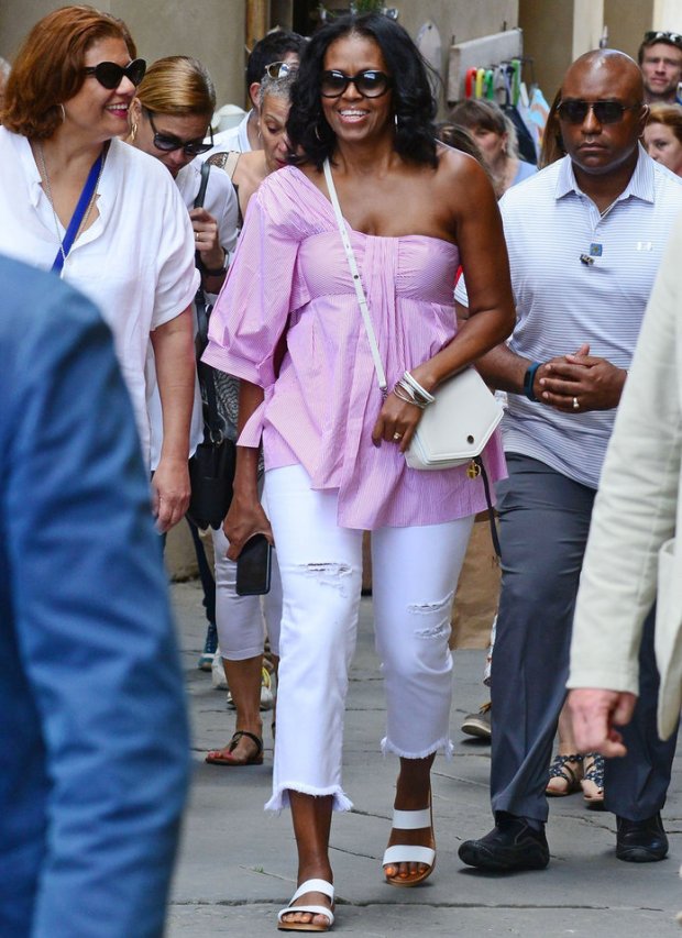 *PREMIUM-EXCLUSIVE* Michelle Obama goes sightseeing in Montalcino